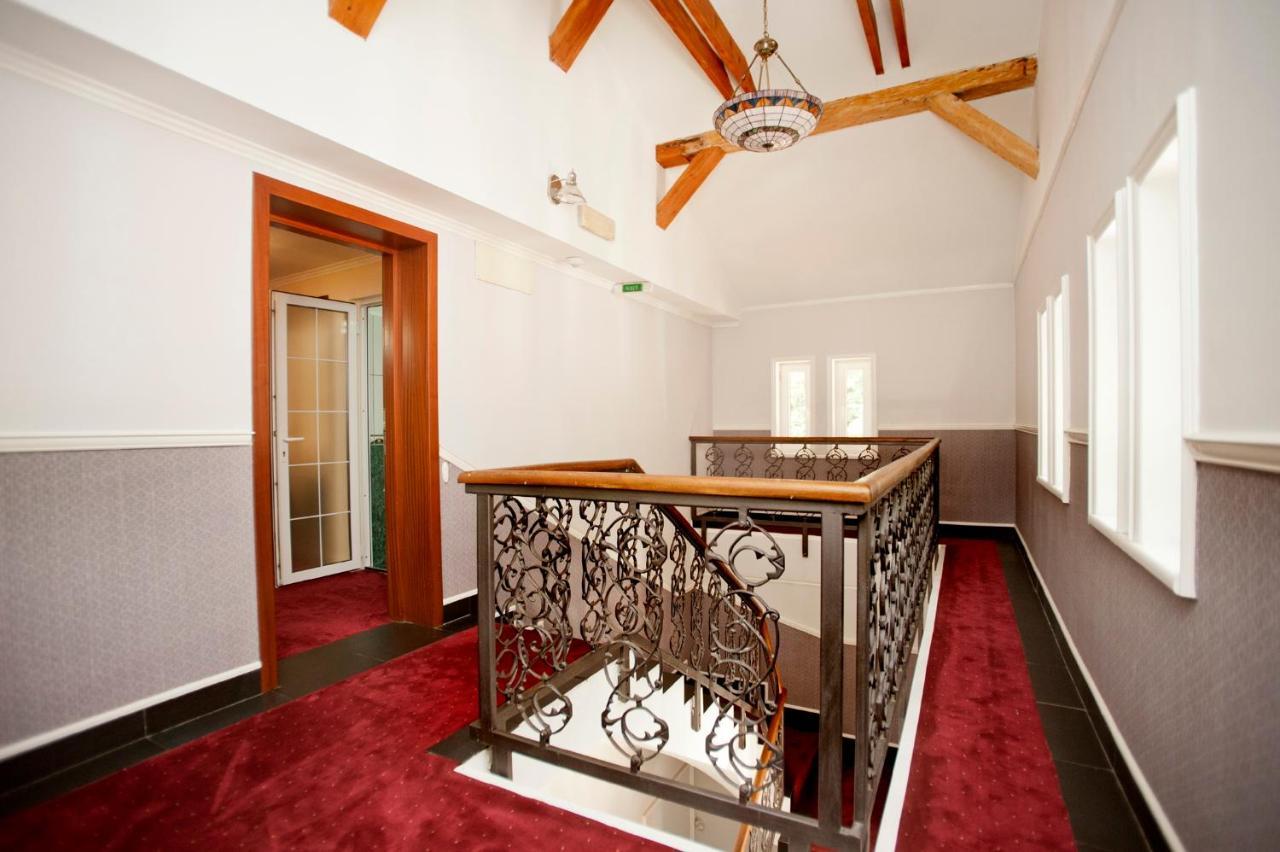 Hotel Bastion Sinaia Luaran gambar