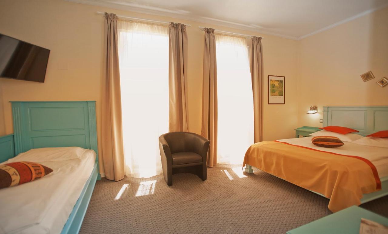 Hotel Bastion Sinaia Luaran gambar